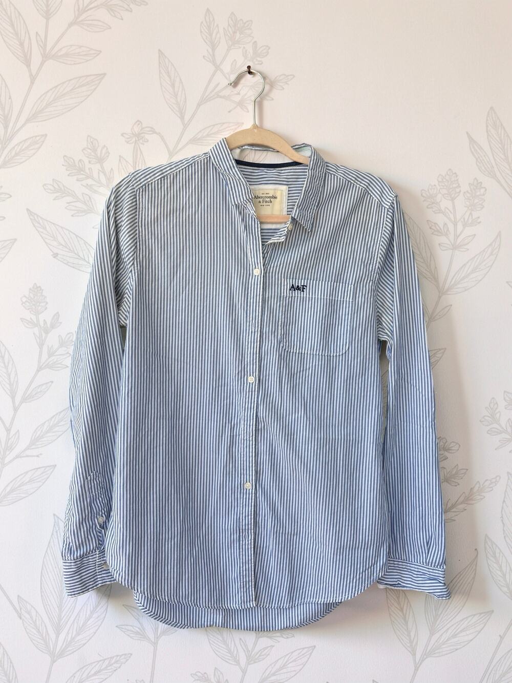 Abercrombie & Fitch Womens M Blue White Striped Button Down Shirt 100% Cotton